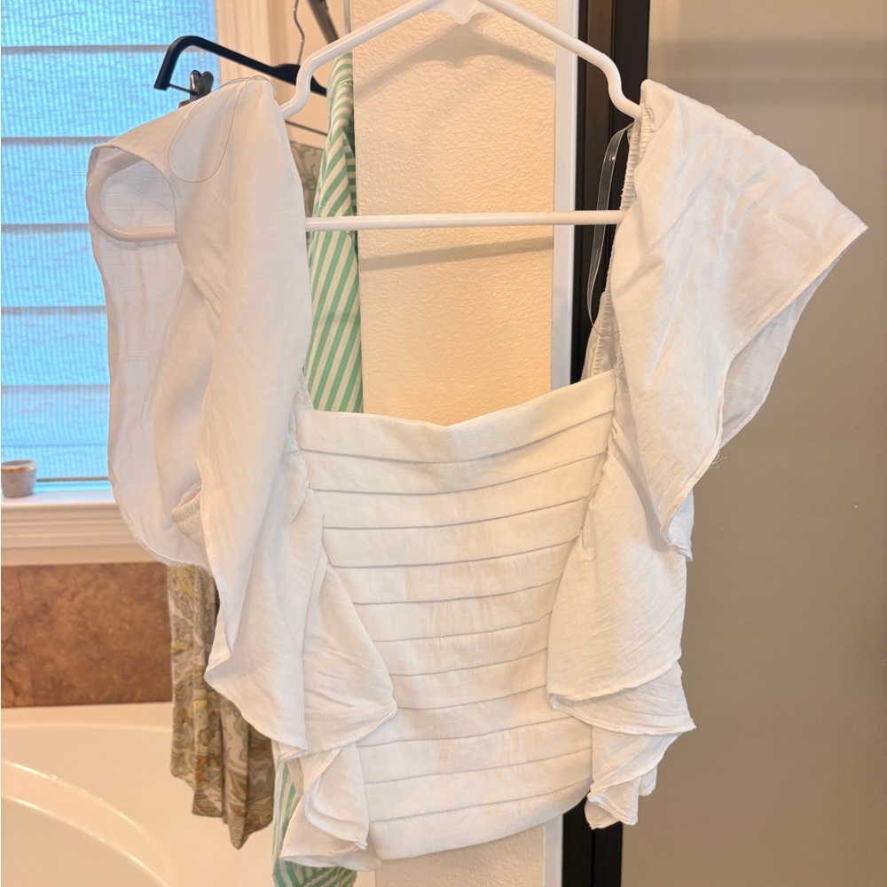 DO+BE White Ruffled Square-Neck Crop Top